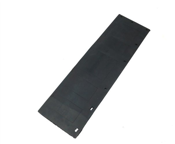 Osłona gumowa prawa błotnika przedni napęd C-385