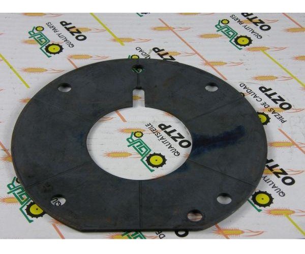 Pokrywa przednia kosza reduktora MF3/MF4