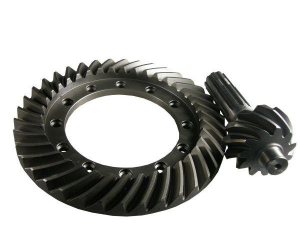 Koło z wałkiem ataku tylnego mostu ,255,3512,3514,4512 887558M1 Z-11/38 MF-3/4