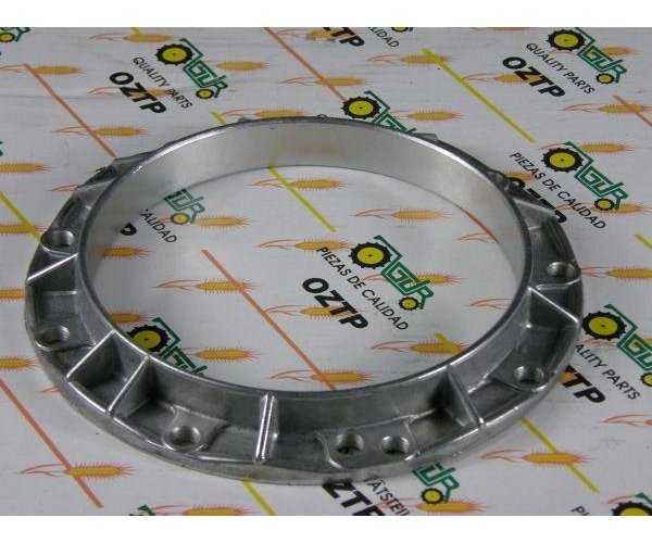 Obudowa uszczelniacza tylnego wału korbowego MF3