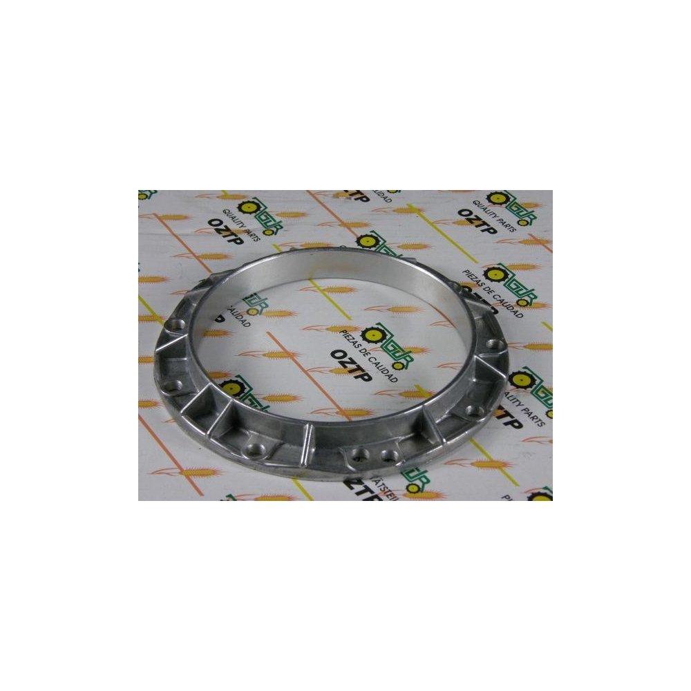 Obudowa uszczelniacza tylnego wału korbowego MF3