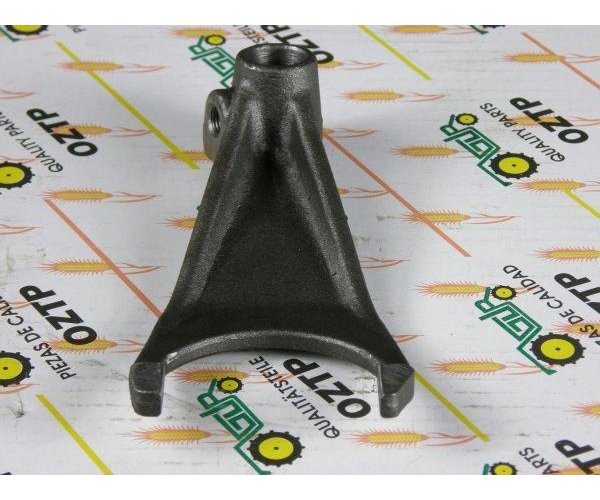 Widełki zmiany biegów reduktora planetarnego MF3/MF4