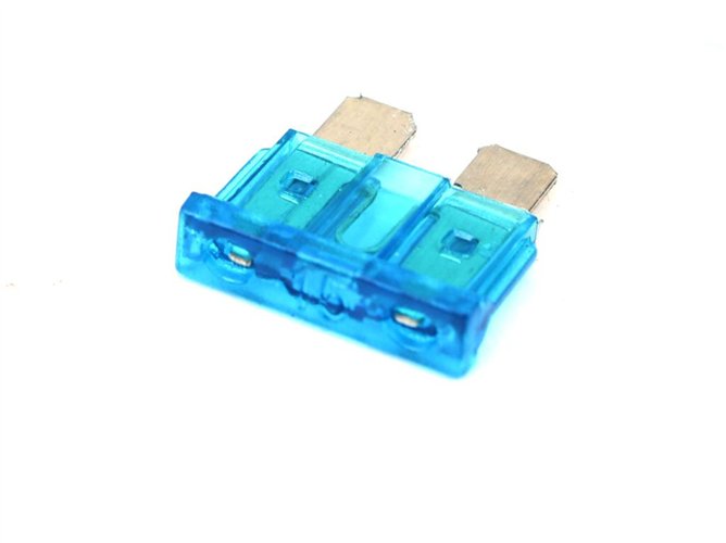 Bezpiecznik płytkowy 15A (sprzedawane po 10 )