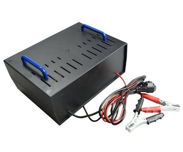 Prostownik wzmocniony z rozruchem 12V/24V 32A/380A Hertz