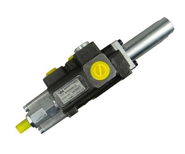 Rozdzielacz hydrauliczny dwusekcyjny (2) 40L sterowany joystickiem Waryński