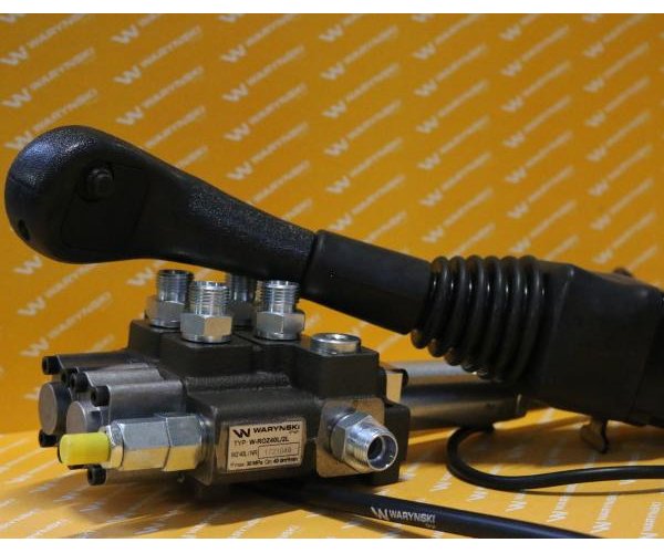 Zestaw: Rozdzielacz 2-sek. + Joystick z przyciskiem + Elementy złączne + Linki na kulkę stalową 1500mm Waryński