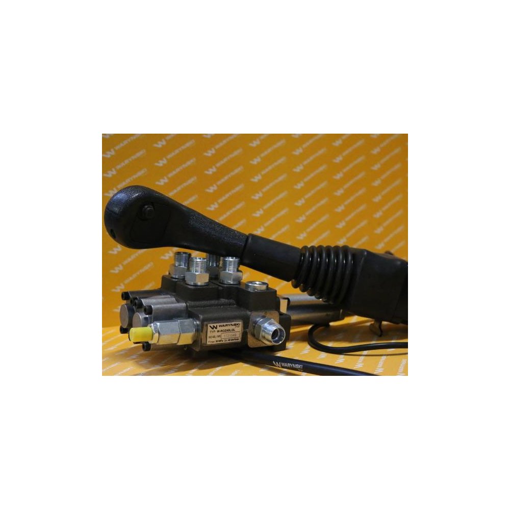 Zestaw: Rozdzielacz 2-sek. + Joystick z przyciskiem + Elementy złączne + Linki na kulkę stalową 1500mm Waryński