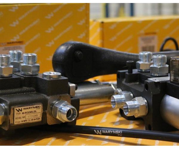 Zestaw: Rozdzielacz 2-sek. + Elektrozawór + Joystick z przyciskiem + Elementy złączne + Linki na kulkę stalową 2000mm Waryński