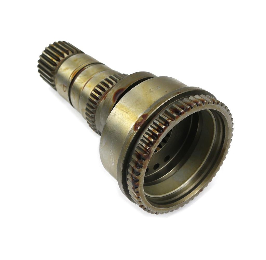 Wałek napędu pompy oleju John Deere RE225878