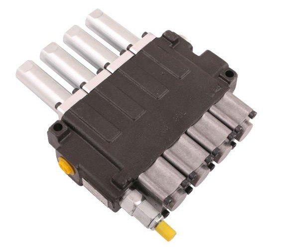 Rozdzielacz hydrauliczny 4-sekcyjny max przepływ 40L sterowany linkami Waryński