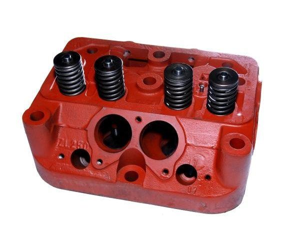 Głowica silnika kpl. z zaworami C-330