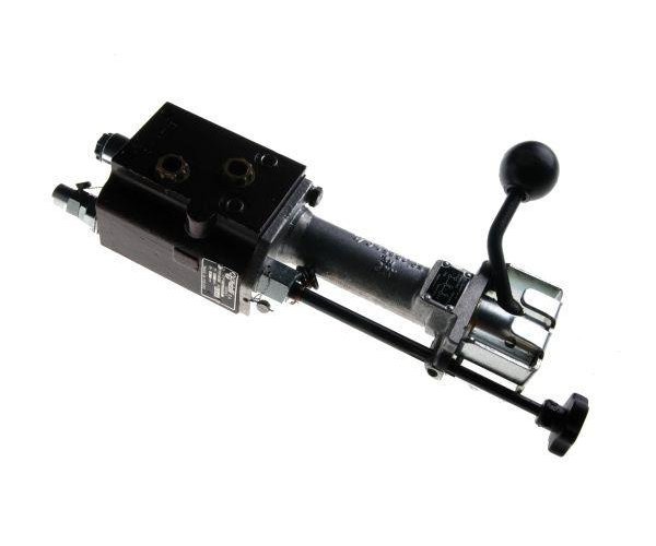 Rozdzielacz podnośnika C-330 Tuchola