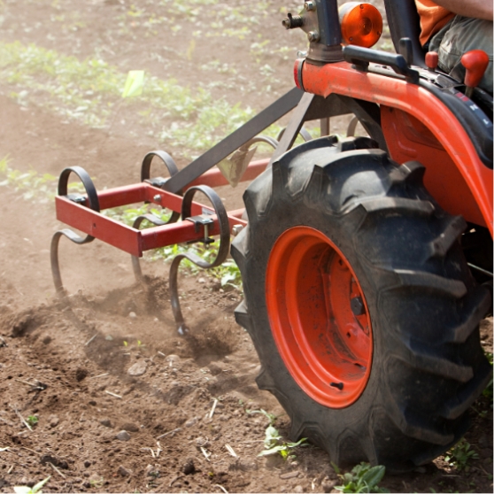 Ciągnik podczas pracy